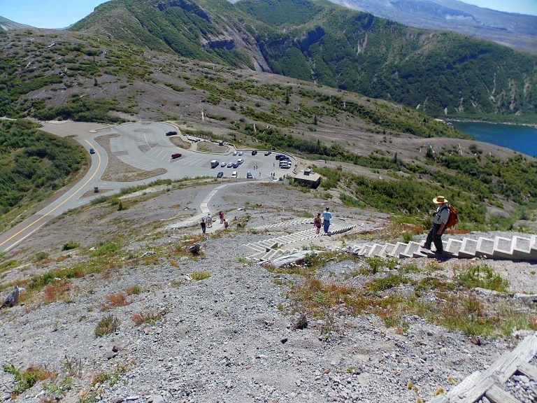 Hikers on the Windy Ridge Sand Ladder (1)